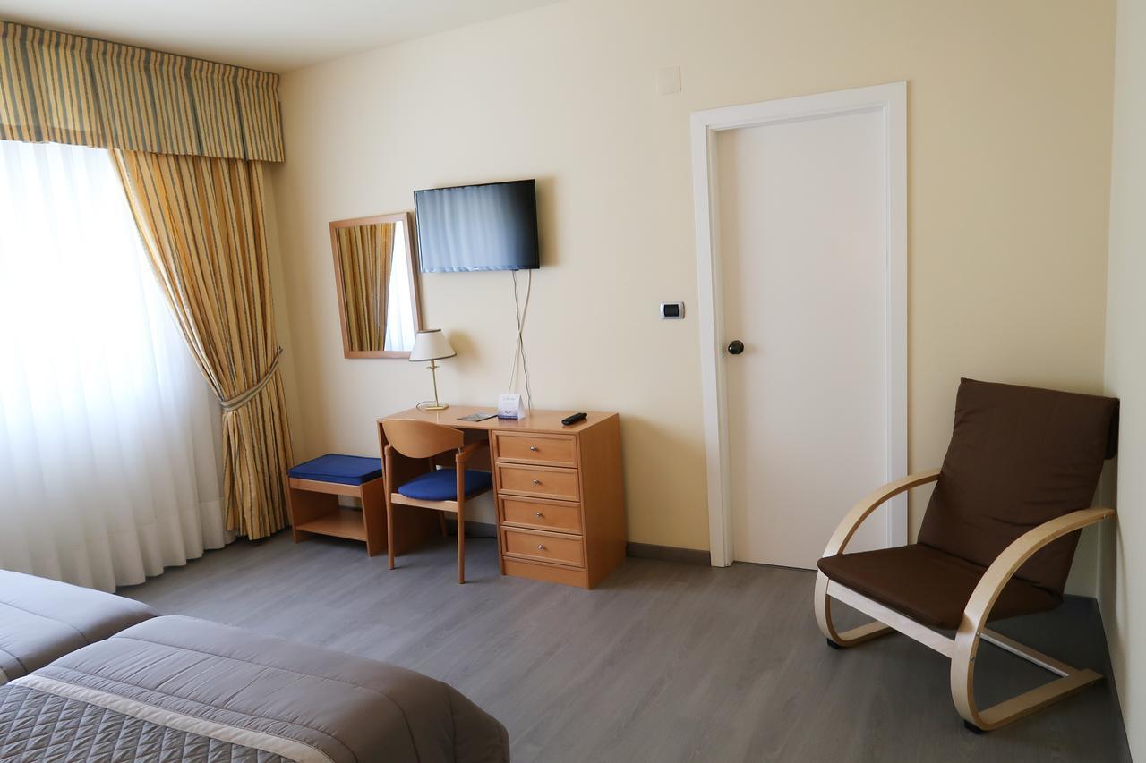 Hotel O Camino オ・バルコ・デ・バルデオーラス エクステリア 写真