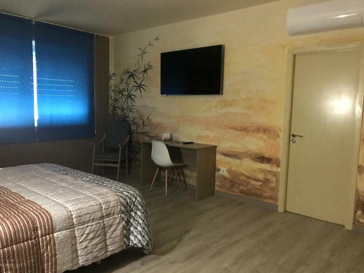 Hotel O Camino オ・バルコ・デ・バルデオーラス エクステリア 写真